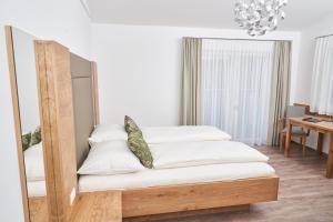 Deluxe Double Room with Balcony room in Weinhof - Gästehaus Maier