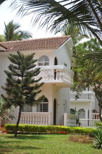 Colonia Santa Maria, A Club M Associate
