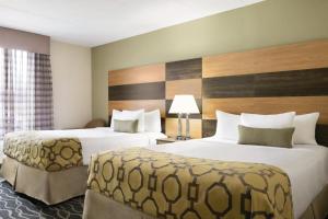 Deluxe Queen Room - Mobility Access/Non-Smoking room in Baymont by Wyndham Florence Cincinnati