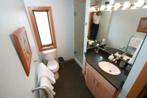 Condo 100 Yards to Gondola One