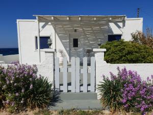 Seaview House Mandrakia Milos Greece