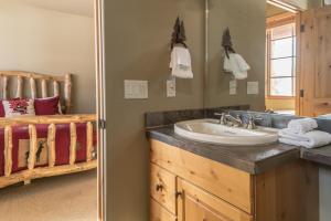 Moonlight Mountain Home - 8 Happy Trails