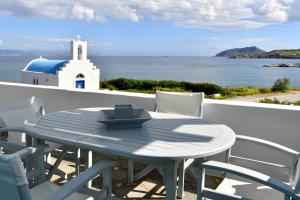 NAVA Devine Water Front House in Ambelas Paros Greece