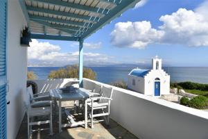 NAVA Devine Water Front House in Ambelas Paros Greece