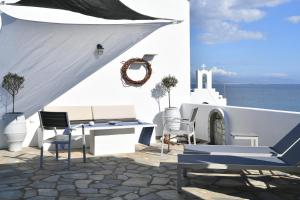 NAVA Devine Water Front House in Ambelas Paros Greece