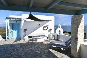 NAVA Devine Water Front House in Ambelas Paros Greece