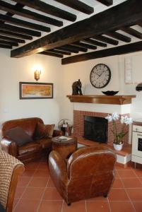 Il Riccio-casale panoramico con piscina in Versilia