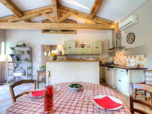 Maisons de vacances Holiday Home Bezert by Interhome : photos des chambres