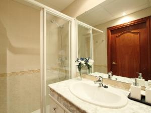 Apartment Delicias B by Interhome