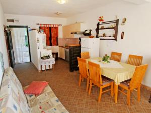 Apartment Dijana-2 by Interhome