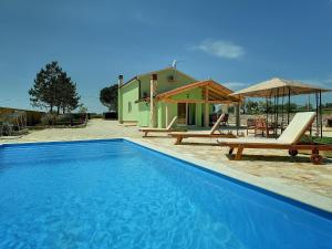 3 star cabană Holiday Home Lana Čabrunići Croaţia