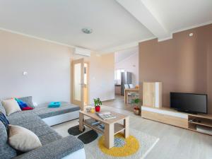 Holiday Home Bura by Interhome 