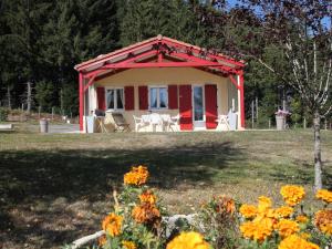 Chalet Le Clos des Sapins by Interhome