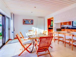 Maisons de vacances Holiday Home Kreiz An Avel by Interhome : photos des chambres