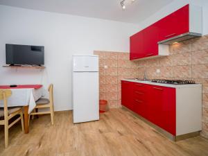 Apartment Hilde Red-5 by Interhome