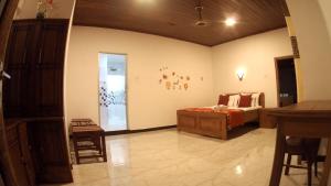 Bee Line Holiday Apartment