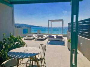 Sublime Villa & Caves Santorini Greece