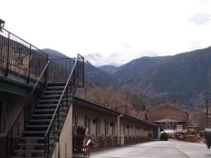 Eagle Motel - Midway