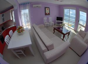 Ertis Apartments