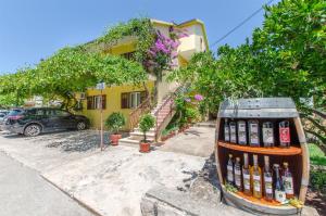 Apartments and Rooms Anita - 3hvězdičkové hotely ve městě Vrboska