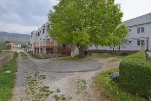 Apartment and Rooms Mila - 马斯莱尼察