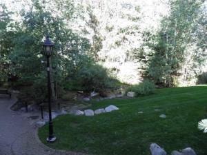 Condo 100 Yards to Gondola One