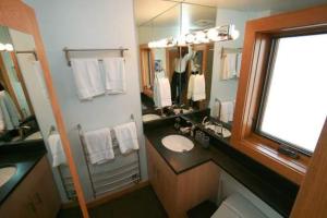 Condo 100 Yards to Gondola One