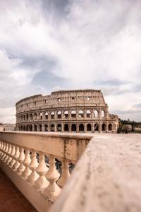 Apartment with Terrace room in jacuzzi in front of the colosseum