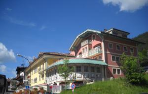 Apartement La Meisules Pozza di Fassa Itaalia