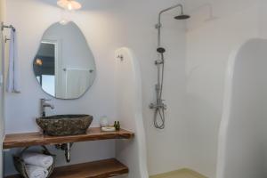 Aigeis-milos suites Milos Greece