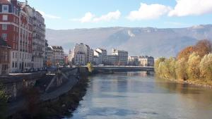 Appartements Rent4night Grenoble Europole : photos des chambres