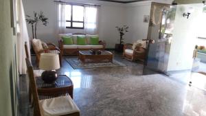 Apartamento Enseada, Guarujá, 3 dorms, 3 banhs, 8 pessoas, 02 quadras da praia, 2 sacadas, 2 vagas de garagem