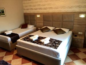 Two-Bedroom Apartment with Balcony room in Apartments Tati