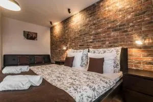 Amos Apartment - Private Parking Included - 科希策