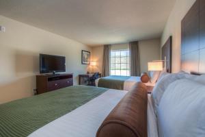 Queen Room with Two Queen Beds - Disability Access room in Cobblestone Inn & Suites - Wray