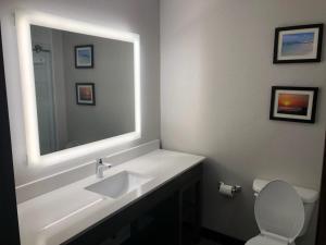 King Suite - Non-Smoking room in Comfort Suites Fort Lauderdale Airport & Cruise Port