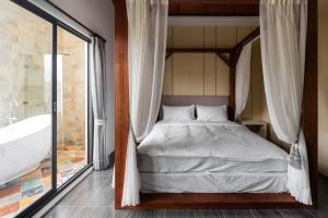 Phòng Deluxe Giường Đôi Có Bồn Tắm (Deluxe Double Room with Bath)
