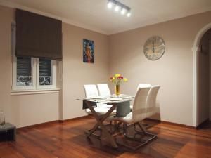 Ideally Situated Corfu Old Town Apartment