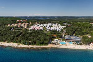 Maistra Select Amarin Resort 
