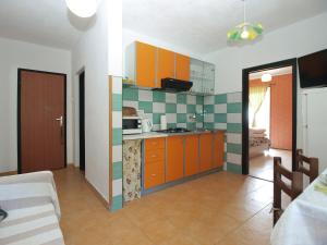 Apartments Davor 1676 