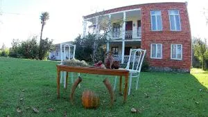 Surmava Palace - Khoni