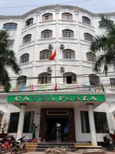 Cat Ba Plaza