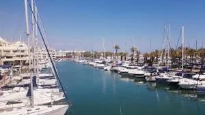 The Perfect Holiday Location - 贝纳尔马德纳