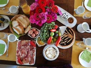 Large Double or Twin Room room in Agriturismo Borgo Personatina