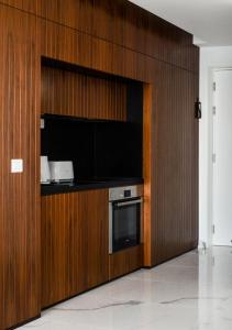 Phaedrus Living Seaview Luxury Flat Marina Court 213