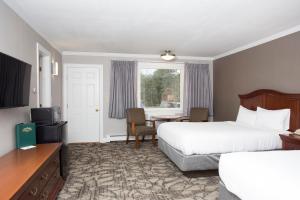 Standard Queen Room room in Golden Gables Inn