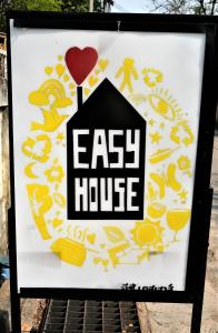 Easy house