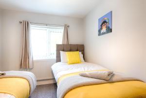 3 Bedrooms, Parking & Courtyard