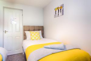 3 Bedrooms, Parking & Courtyard