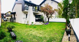 Pilot's Manor - Airport Villa 